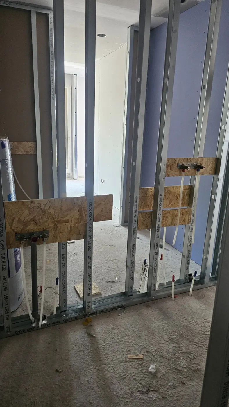Metal stud framing at Commongrounds Rivièraplein Haarlem
